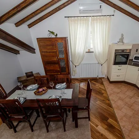Apartment Godinic Palit