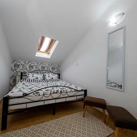 Apartment Godinic