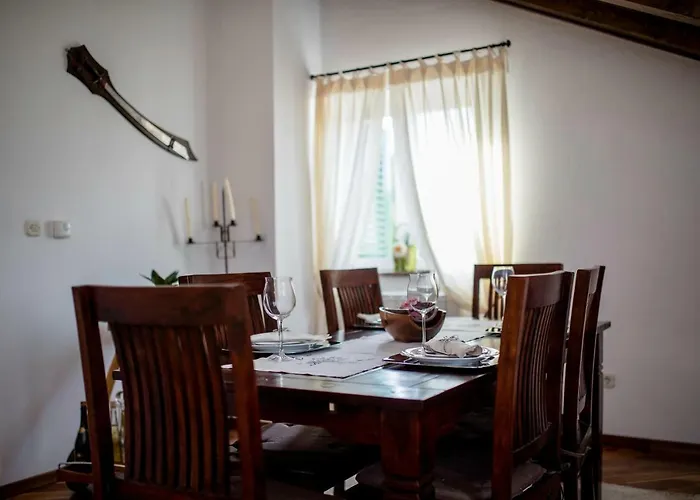 Apartment Godinic Palit